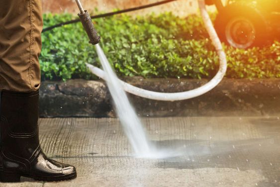 Expert driveway pressure washing services